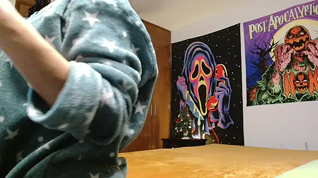 MINI Petite online show from December 15, 2025, 5:46 am