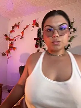 kittylu   online show from May 11, 2026, 2:57 am