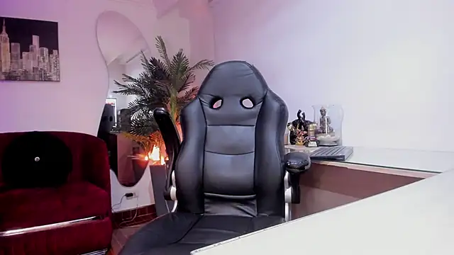 Meghan320 online show from February 10, 2026, 11:42 am