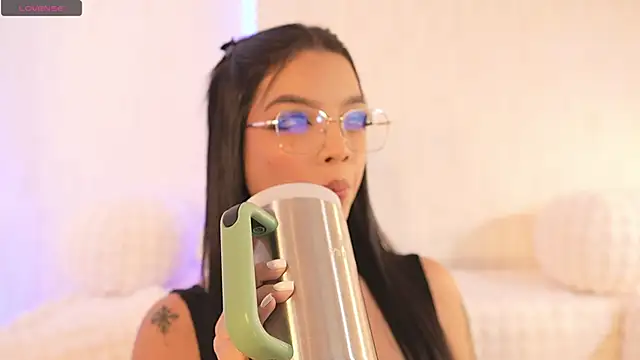 sarah hiill online show from February 11, 2025, 7:05 pm