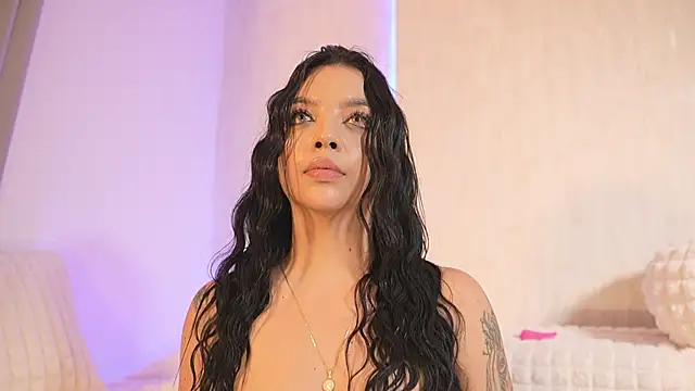 sarah hiill online show from February 13, 2025, 8:45 pm