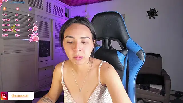 Snapshot of Miss_Nicole chatting on January 9, 2025, 1:18 am Miss Nicole online show from January 9, 2025, 1:18 am