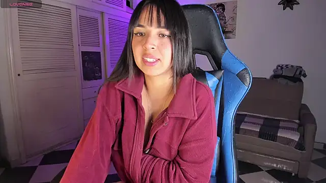 Snapshot of Miss_Nicole chatting on January 12, 2025, 5:24 am Miss Nicole online show from January 12, 2025, 5:24 am