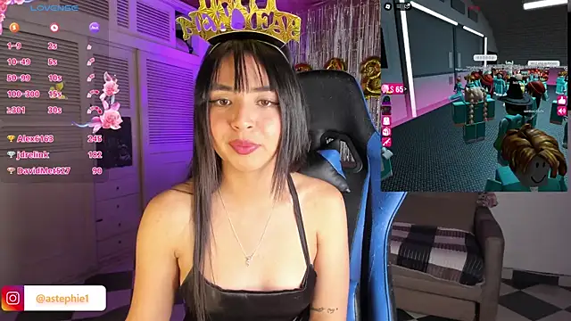 Snapshot of Miss_Nicole chatting on January 1, 2025, 3:34 am Miss Nicole online show from January 1, 2025, 3:34 am