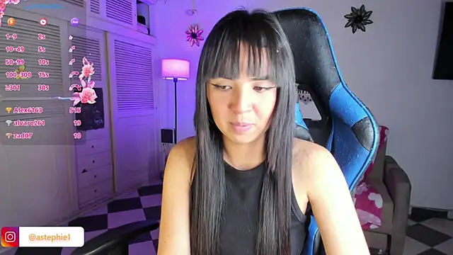 Snapshot of Miss_Nicole chatting on December 29, 2024, 4:27 am Miss Nicole online show from December 29, 2024, 4:27 am