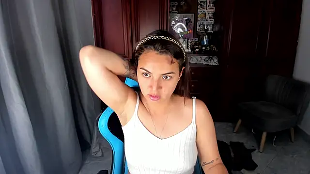 Snapshot of Miss_Nicole chatting on July 22, 2026, 7:27 pm Miss Nicole online show from July 22, 2026, 7:27 pm