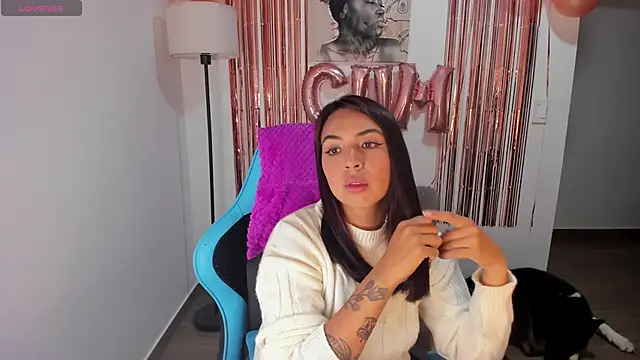 Miss Nicole online show from June 8, 2026, 7:25 pm