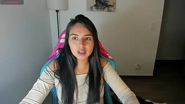 Miss Nicole online show from May 27, 2026, 1:04 am