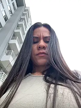 Reggie-Liam online show from November 3, 2025, 6:33 pm