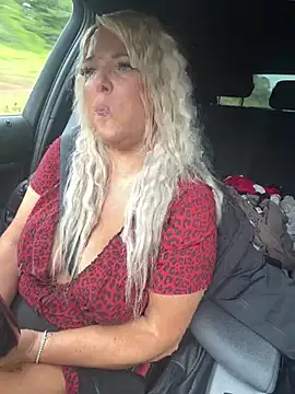 Bustyblondebabe32 online show from June 1, 2026, 8:14 am