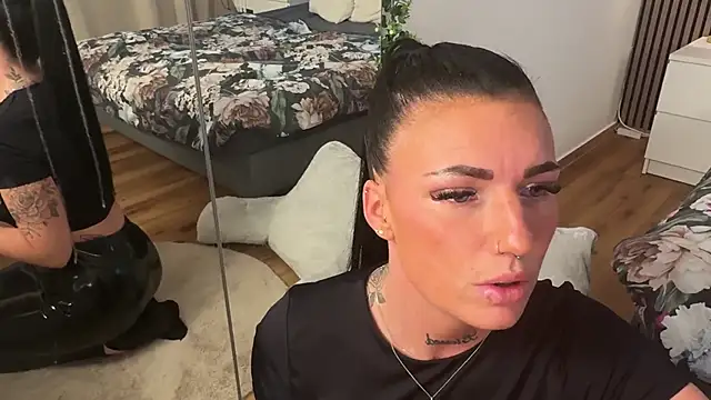 LizaRoxx online show from November 12, 2025, 9:40 pm