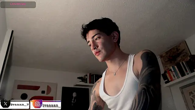 Snapshot of ivaaaan_ chatting on February 8, 2026, 9:56 pm ivaaaan online show from February 8, 2026, 9:56 pm