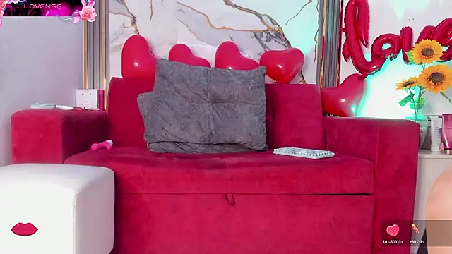 Snapshot of LoverLauren2 chatting on February 16, 2026, 3:16 am LoverLauren2 online show from February 16, 2026, 3:16 am