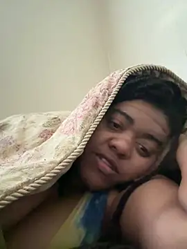 thick Queen33 online show from December 6, 2024, 1:27 pm