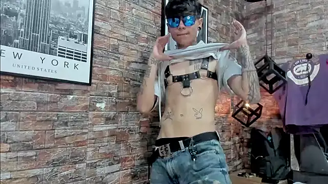 AcidMilo online show from December 17, 2024, 3:06 pm