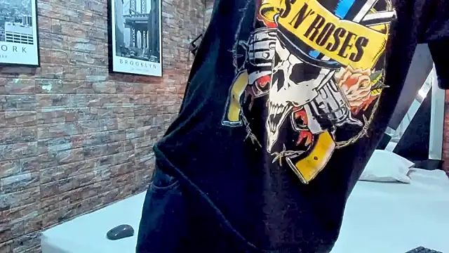 AcidMilo online show from December 6, 2024, 11:27 am