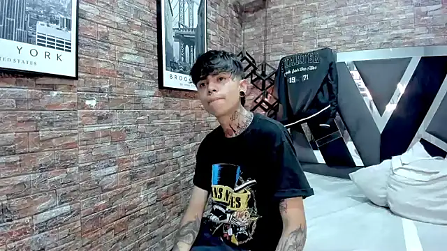 AcidMilo online show from December 6, 2024, 5:38 pm