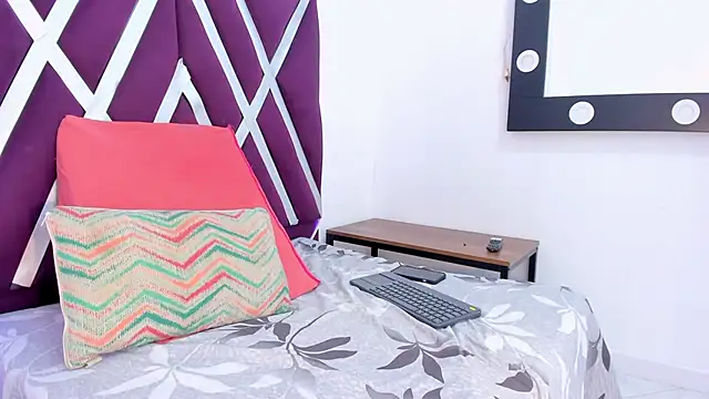 Snapshot of SEJMET_LOVE_ chatting on February 4, 2026, 9:21 pm SEJMET LOVE online show from February 4, 2026, 9:21 pm