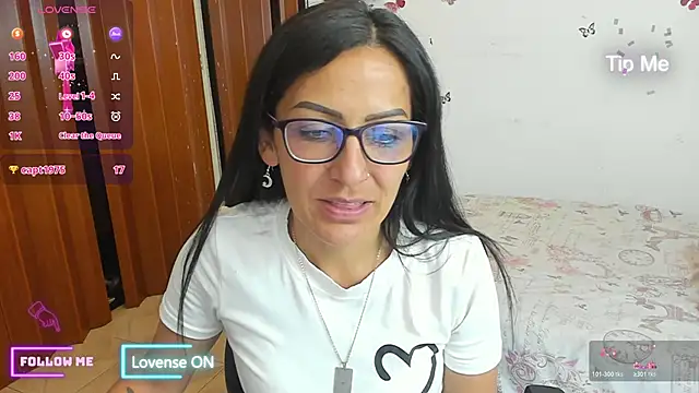 alma blue online show from November 11, 2025, 11:20 pm