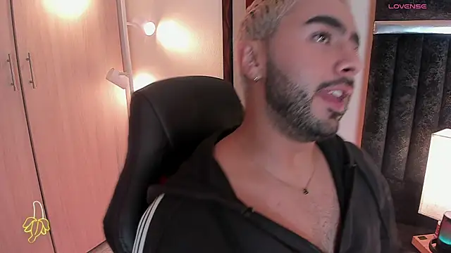 ItsMeEros online show from September 22, 2025, 10:05 pm