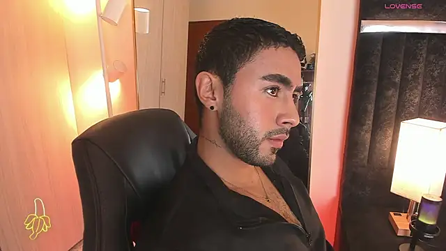 ItsMeEros online show from December 5, 2025, 9:01 pm