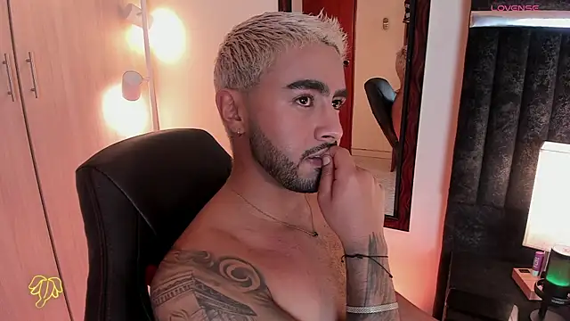 ItsMeEros online show from September 17, 2025, 10:45 pm