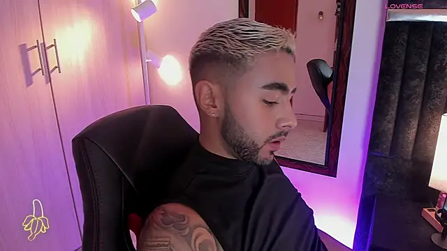 ItsMeEros online show from September 29, 2025, 10:48 pm