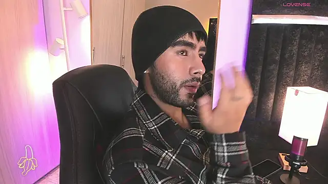 ItsMeEros online show from April 20, 2026, 11:39 pm