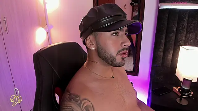 ItsMeEros online show from November 8, 2025, 11:41 pm