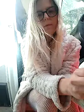 dolcehelena993 online show from November 13, 2025, 11:14 am