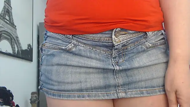 Snapshot of AnnaBellaLuckyXOXO chatting on November 24, 2025, 11:54 am AnnaBellaLuckyXOXO online show from November 24, 2025, 11:54 am