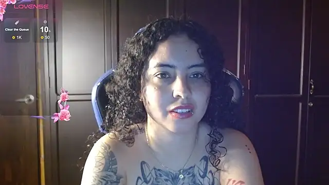 jaydensalvatore  online show from April 8, 2026, 10:33 pm