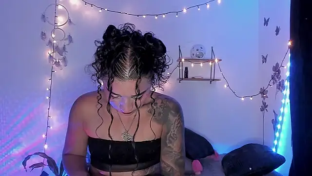 Eva Lee  online show from February 27, 2025, 6:46 am