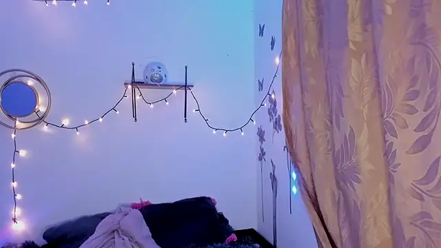 Eva Lee  online show from March 22, 2025, 7:36 am