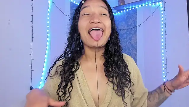 Eva Lee  online show from April 18, 2026, 9:44 am