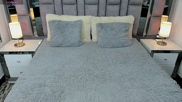 EMMAHILL1 online show from March 12, 2025, 7:36 pm