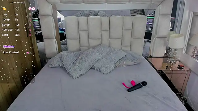 Snapshot of EMMAHILL1 chatting on February 21, 2026, 11:34 am EMMAHILL1 online show from February 21, 2026, 11:34 am