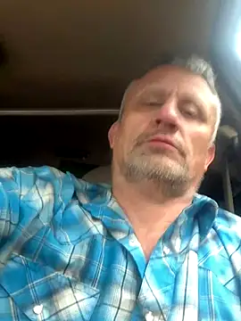 prekumstud online show from December 15, 2025, 9:31 pm