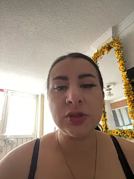 Abril Luv online show from October 16, 2025, 12:46 pm