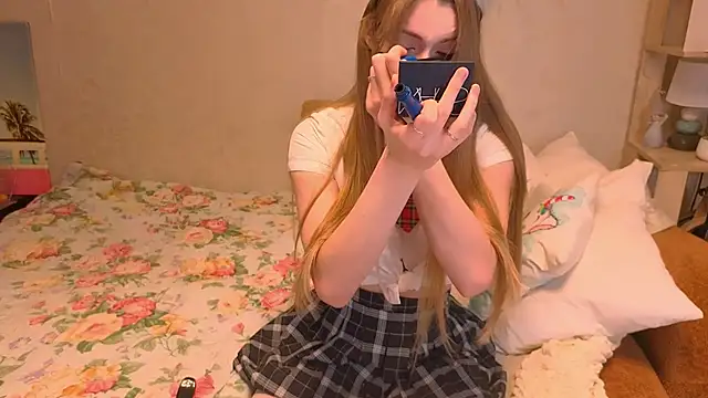 ShyBerryNelly online show from June 7, 2026, 1:11 am