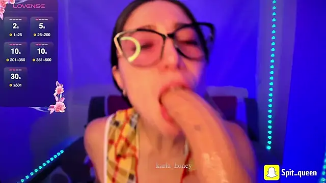 Spit queen online show from March 26, 2026, 2:26 pm