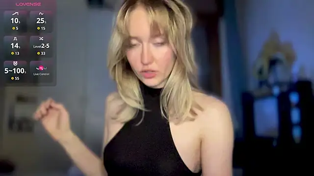 Snapshot of iilovetomatoes chatting on October 31, 2025, 10:05 pm iilovetomatoes online show from October 31, 2025, 10:05 pm