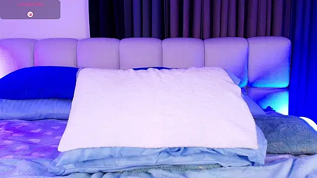 sweetieluna01 online show from January 9, 2026, 8:49 pm