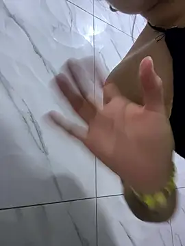 Snapshot of LuceroRm chatting on January 18, 2026, 4:27 am LuceroRm online show from January 18, 2026, 4:27 am