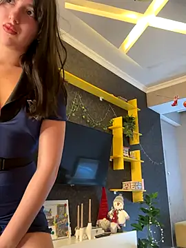 Tasty Nora online show from December 19, 2025, 5:32 am