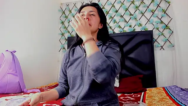 EmmaWilliamss online show from March 24, 2026, 9:48 pm