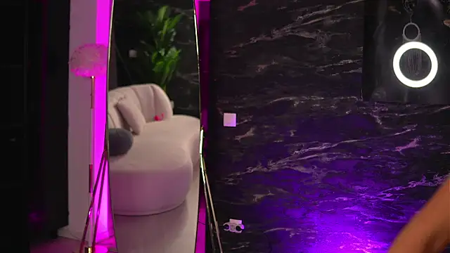 EllenKarter online show from March 18, 2025, 7:01 am