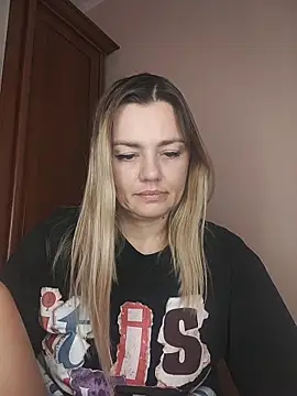 KrissSexi online show from November 27, 2025, 9:54 am