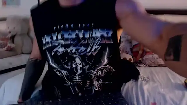 AlbertBernal69 online show from November 24, 2025, 3:06 am