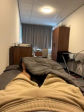 mihaixxx1 online show from September 27, 2025, 1:50 pm